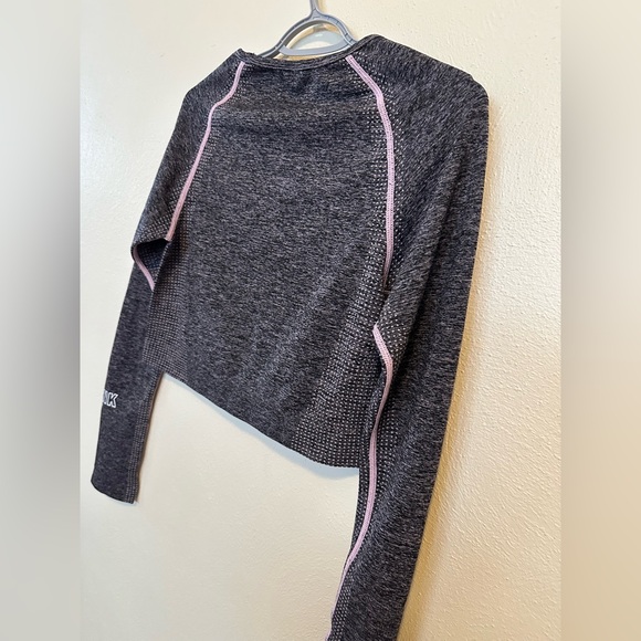 Victorias Secret VS Pink Seamless Cropped Workout Top Size Large Pink Multi - Picture 11 of 13